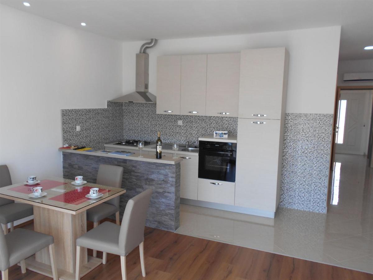 Apartment Cherry Kastela Luaran gambar