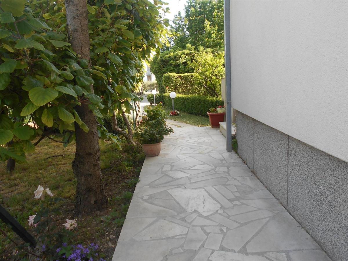 Apartment Cherry Kastela Luaran gambar