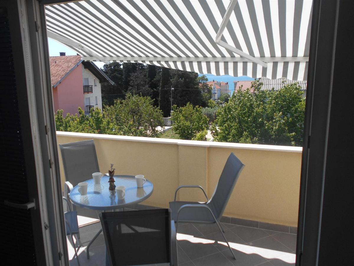 Apartment Cherry Kastela Luaran gambar